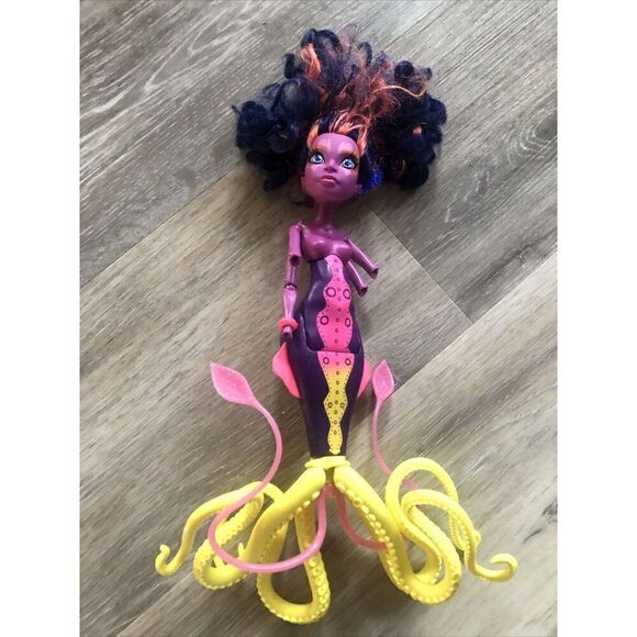 Monster High Doll Great Scarrier Reef Kala Mer'ri Purple Octopus .Missing Arms - Picture 1 of 8